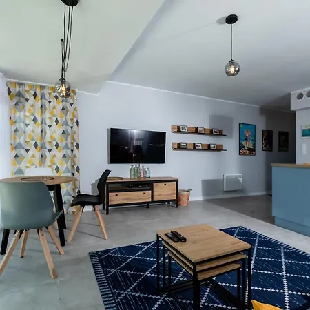 Mistral By Major Domus Club